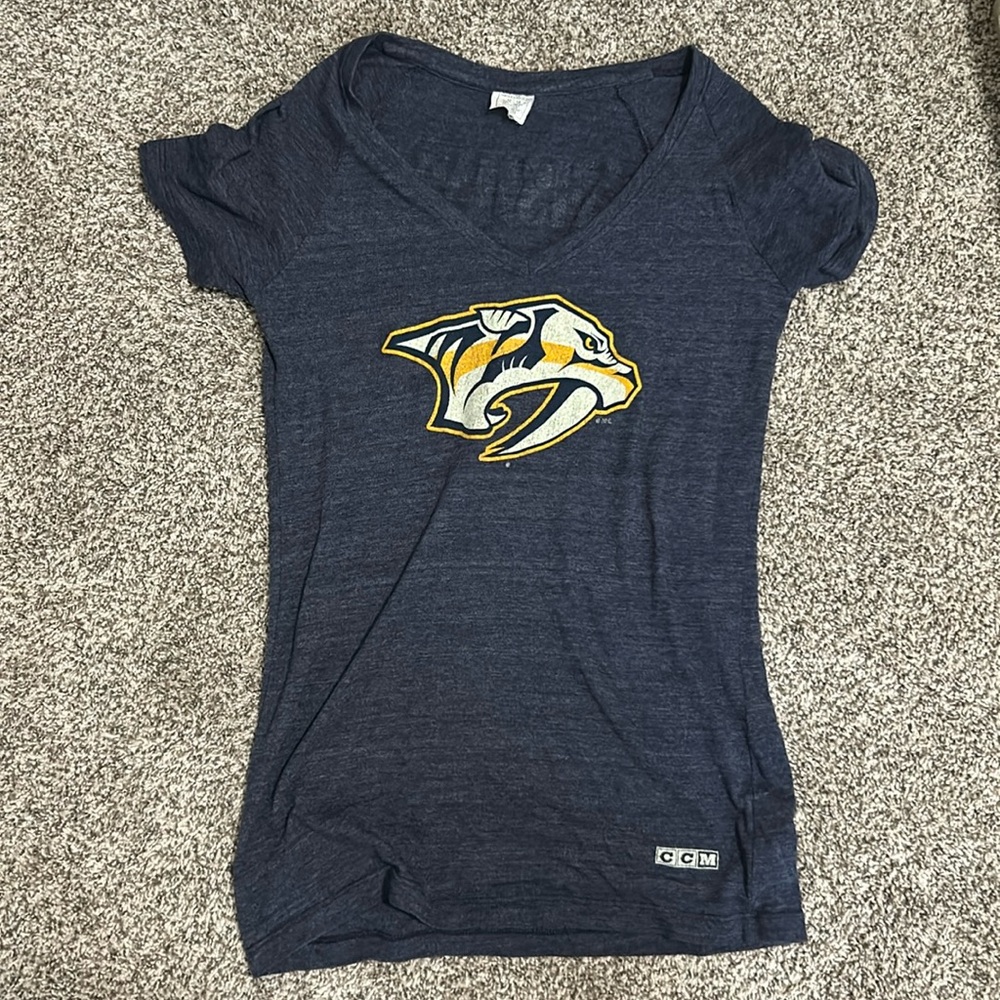 NHL Nashville Predators Women’s Shirt, #12 FISHER. Excellent Condition, Size M